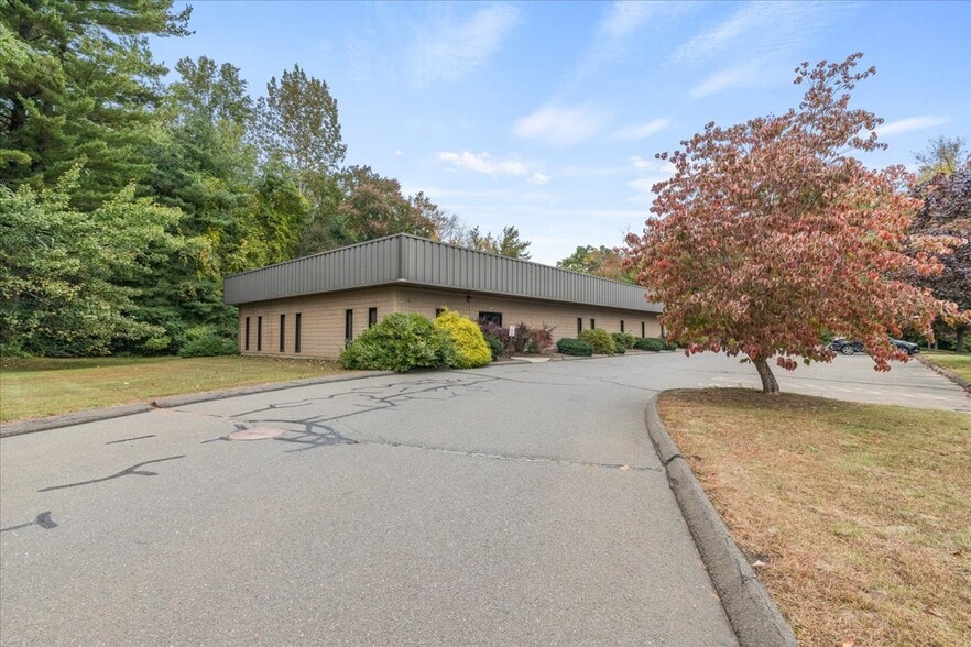 7 Annginna Dr, Enfield, CT for lease - Building Photo - Image 3 of 21
