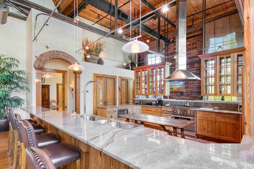 210 E 2nd Ave, Rome, GA for sale - Building Photo - Image 3 of 12