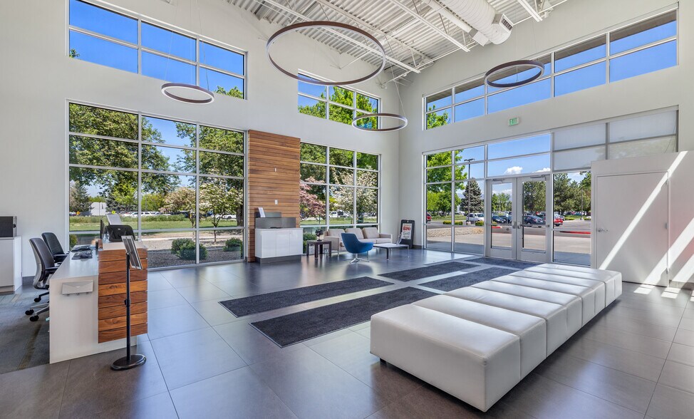 5777 N Meeker Ave, Boise, ID à louer - Photo du bâtiment - Image 2 de 9