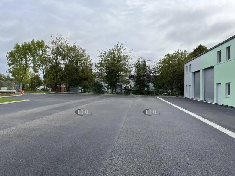 Flex in Novillers for sale - Building Photo - Image 2 of 10