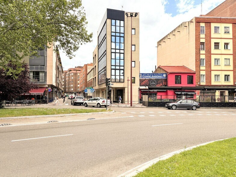 Paseo de Zorrilla, 127, Valladolid, Valladolid à vendre - Photo du bâtiment - Image 3 de 29