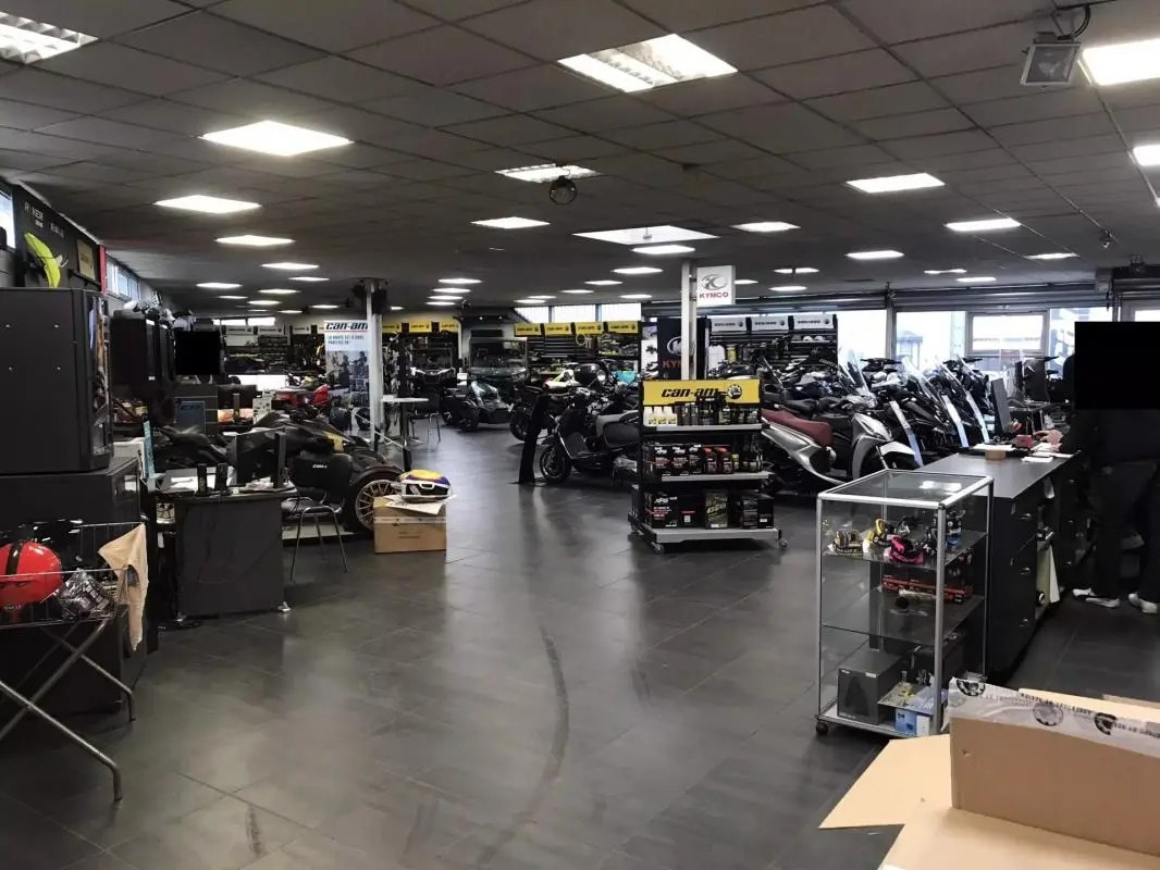 Commerce de détail dans Eysines à louer Photo intérieure- Image 1 de 10