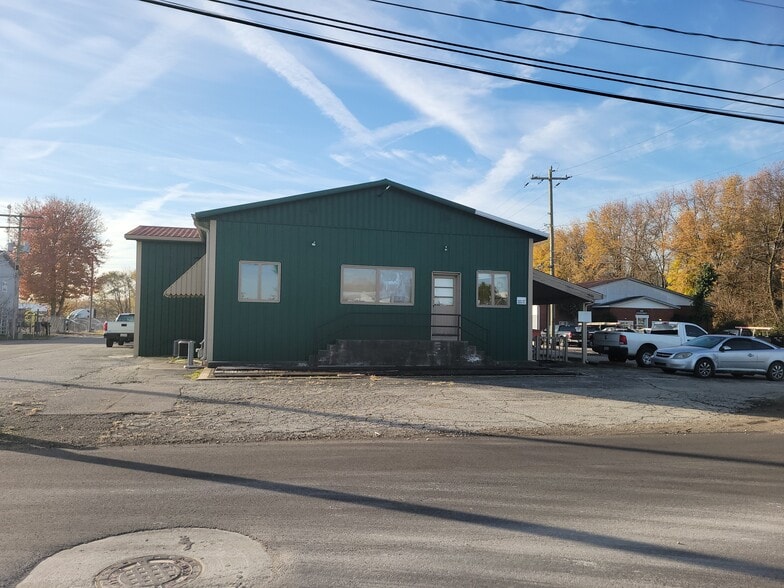 755 E Hamilton Ave, Franklin, IN à vendre - Photo du bâtiment - Image 2 de 25