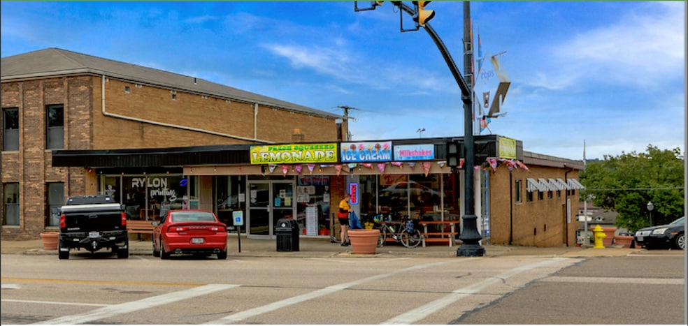 8 N Main St, Rittman, OH à louer - Photo du bâtiment - Image 2 de 19