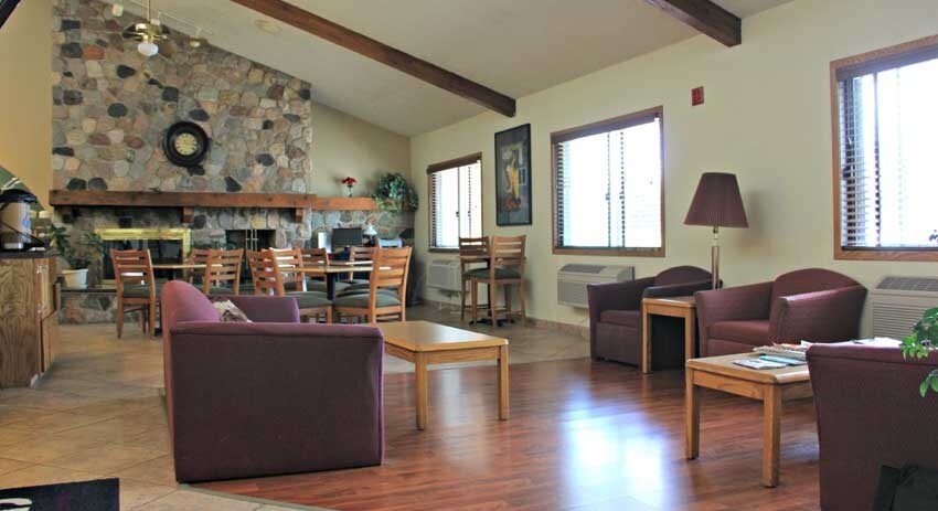 5 Gateway Dr, Waupun, WI à vendre - Photo intérieure - Image 3 de 7