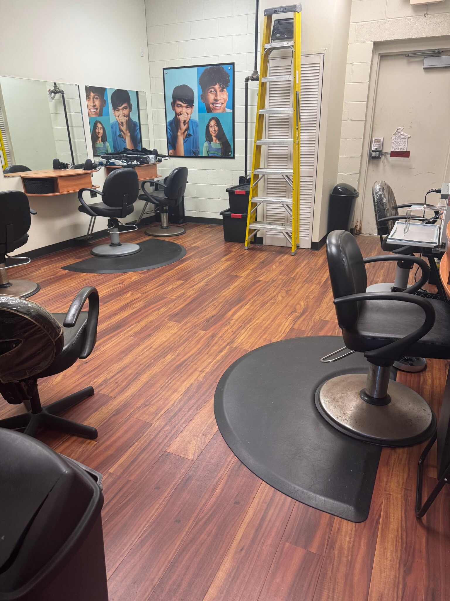 505-545 Berlin Cross Keys Rd, Sicklerville, NJ for lease Interior Photo- Image 1 of 5