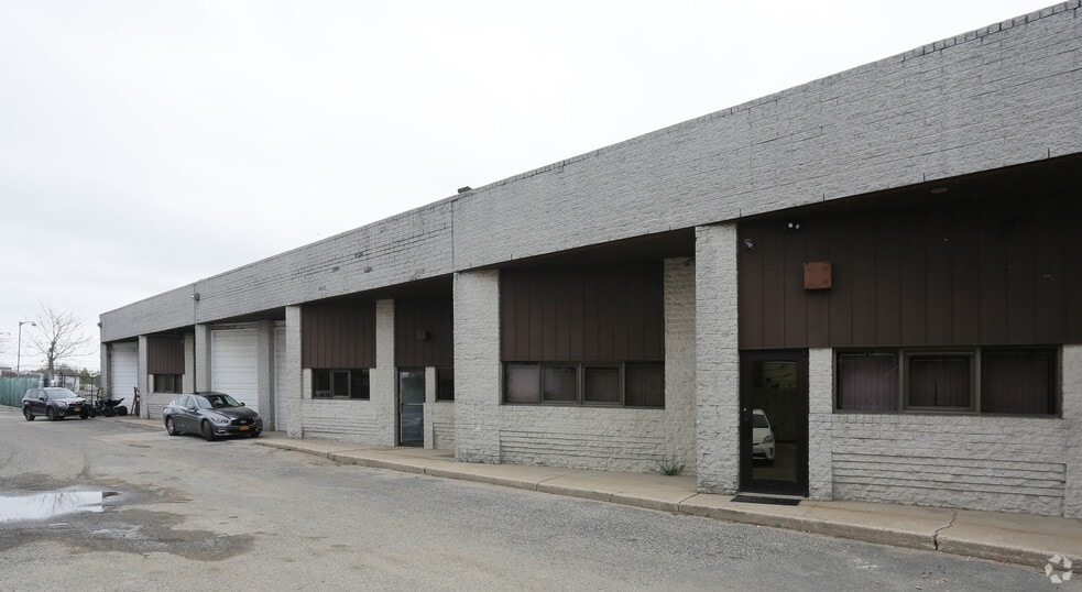 899 Long Island Ave, Deer Park, NY à louer - Photo du bâtiment - Image 1 de 6