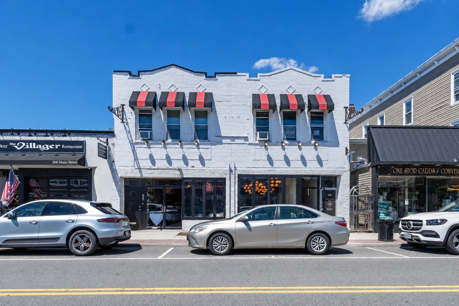 300 Main St, Farmingdale, NY for lease Primary Photo- Image 1 of 22
