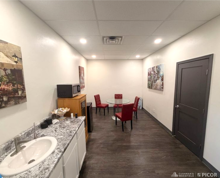 2713 N Campbell Ave, Tucson, AZ à louer - Photo du bâtiment - Image 2 de 8