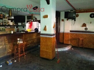 Plus de détails pour Multi-résidentiel à vendre