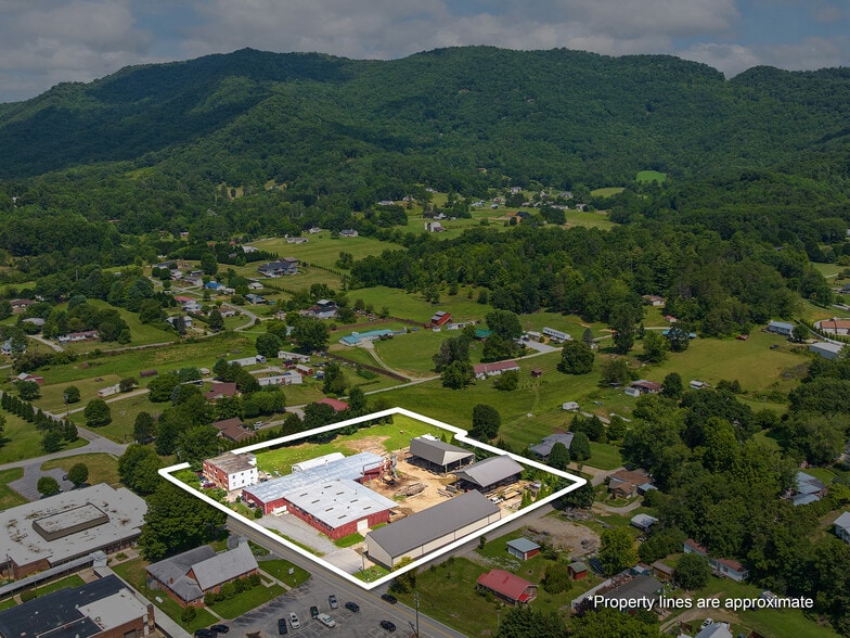 635 Sonoma Rd, Waynesville, NC for sale - Primary Photo - Image 1 of 6