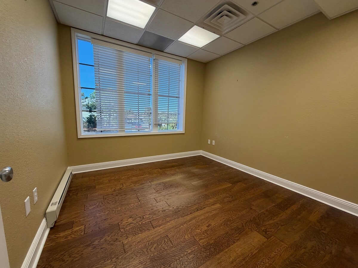 42 Business Centre Dr, Miramar Beach, FL 32550 - Unité 203 - - Photo intérieure - Image 2 of 2