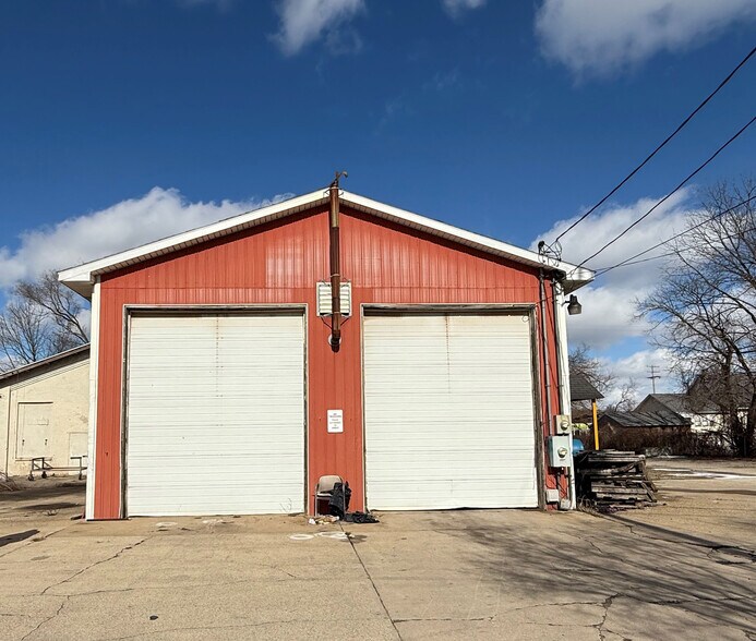 1008 E Crosstown Pky, Kalamazoo, MI à vendre - Photo du bâtiment - Image 2 de 11