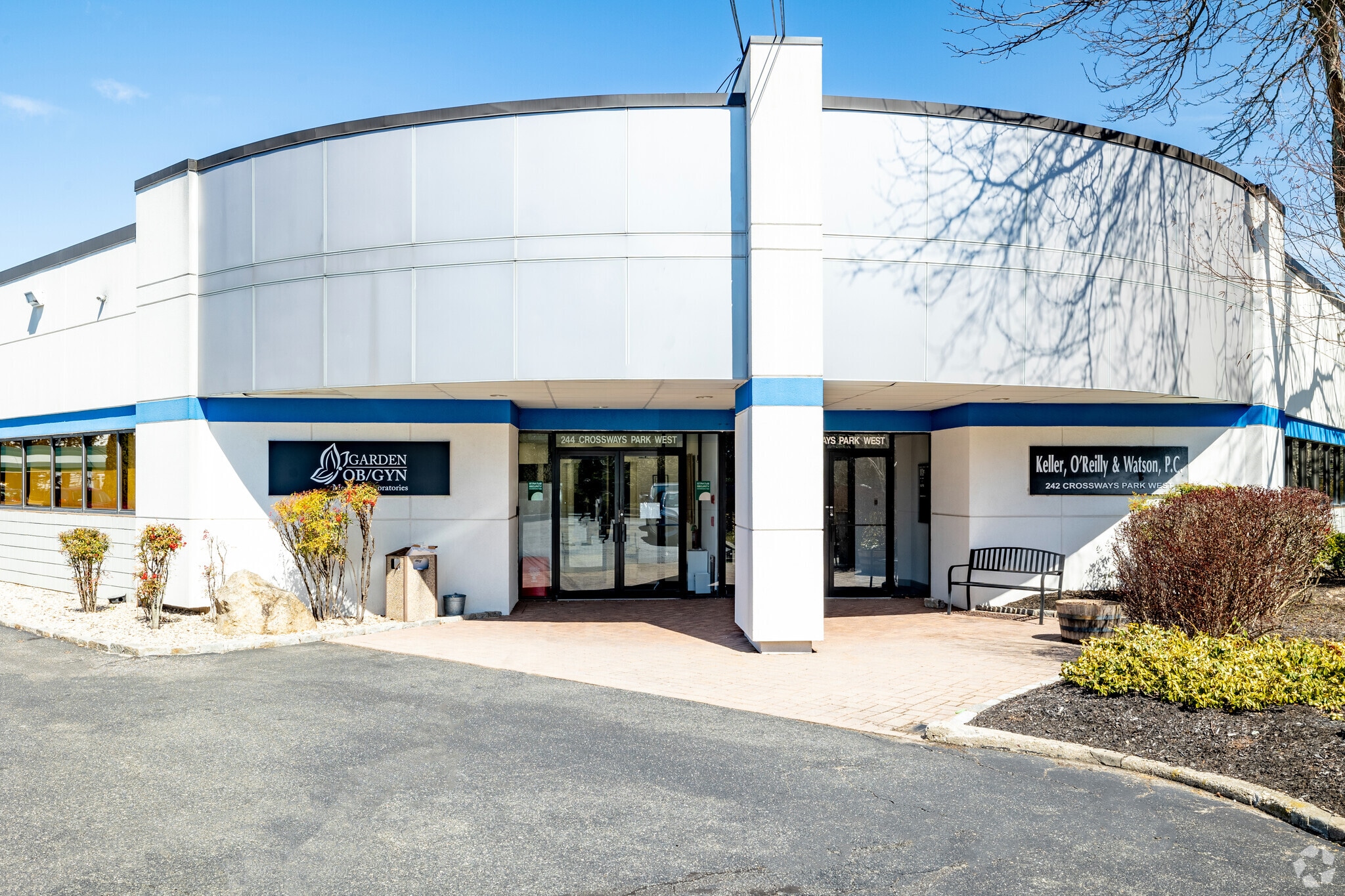 240-246 Crossways Park Dr W, Woodbury, NY for lease Primary Photo- Image 1 of 8