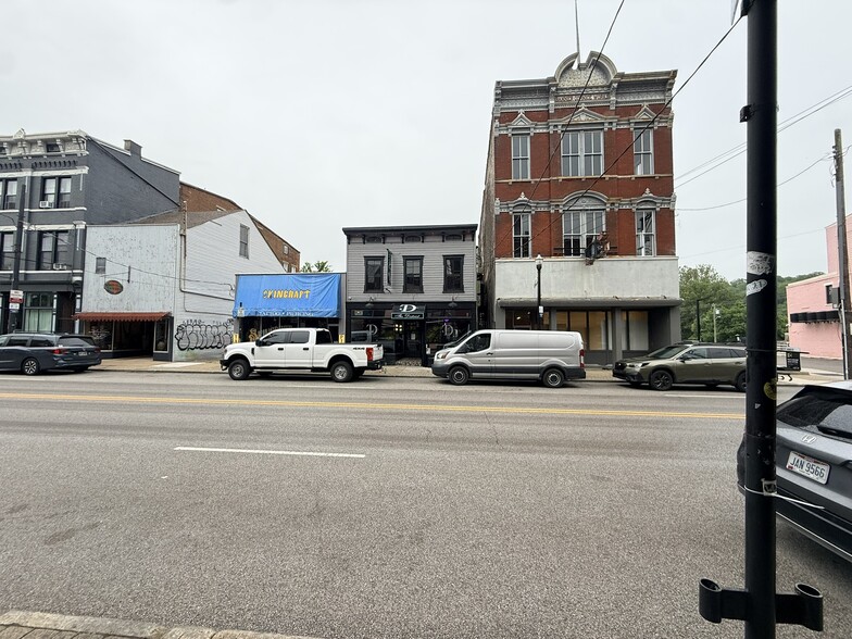 4034 Hamilton Ave, Cincinnati, OH à vendre - Photo du bâtiment - Image 3 de 38