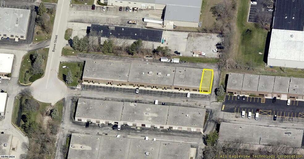 1000 Brown St, Wauconda, IL à vendre - Photo du bâtiment - Image 3 de 3