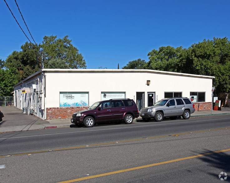 423-425 L St, Davis, CA à vendre - Photo principale - Image 1 de 1