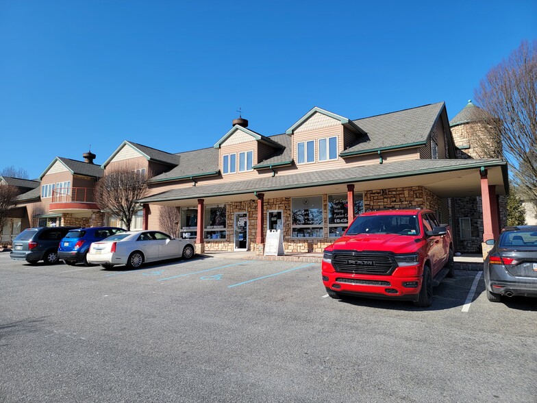 4011 William Penn Hwy, Easton, PA for lease - Primary Photo - Image 1 of 3
