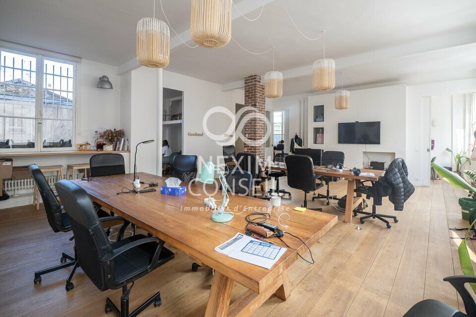 Industrial in Paris for lease Building Photo- Image 1 of 16