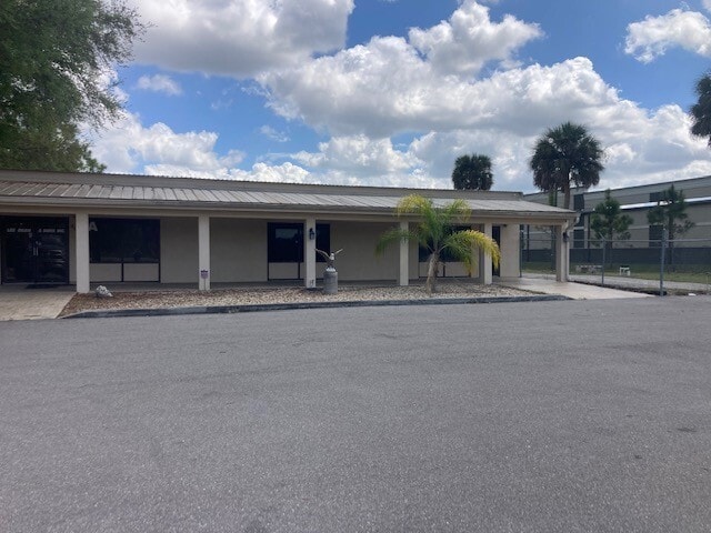 4841 Buckingham Rd, Fort Myers, FL à louer Photo principale- Image 1 de 15