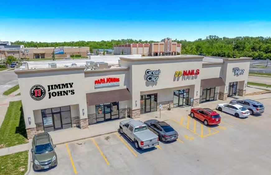 1060 NE McQuerry Rd, Grain Valley, MO for sale - Primary Photo - Image 1 of 1