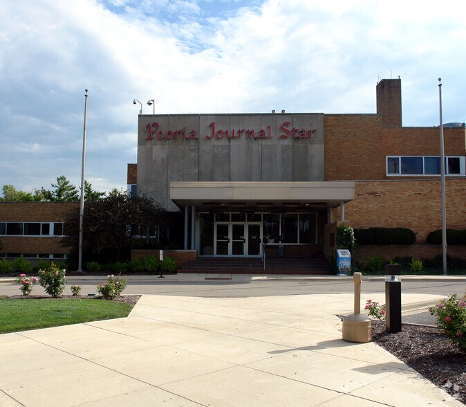 1 News Plz, Peoria, IL à louer - Photo principale - Image 1 de 9