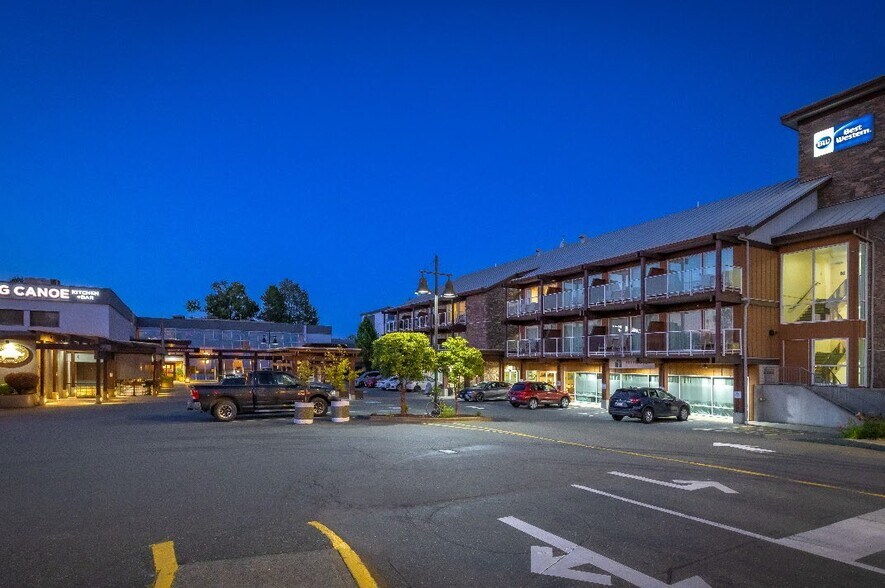1590 Cliffe Ave, Courtenay, BC à vendre - Photo du bâtiment - Image 3 de 4