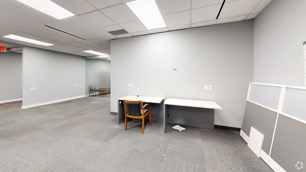 5500 N Service Rd, Burlington, ON for lease - Building Photo - Image 2 of 31
