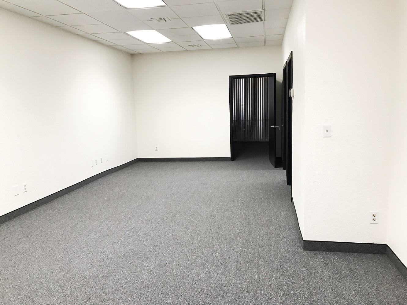 1455-1515 E Tropicana Ave, Las Vegas, NV for lease Interior Photo- Image 1 of 5