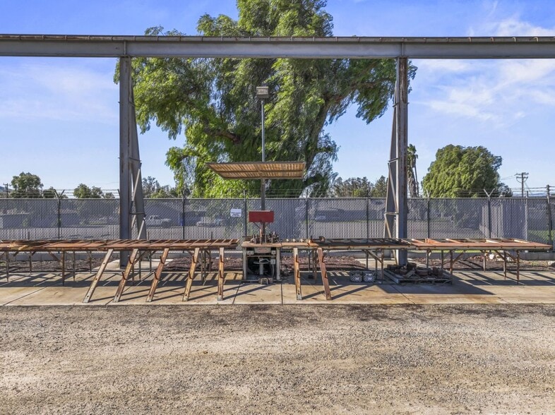 8550 Limonite Ave, Jurupa Valley, CA for sale - Building Photo - Image 3 of 26