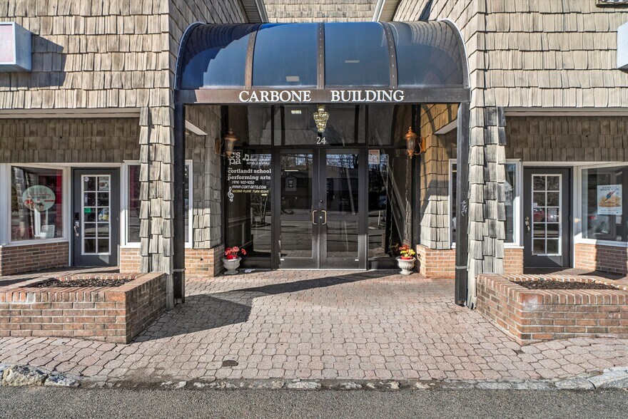 24 Old Albany Post Rd, Croton On Hudson, NY for lease - Building Photo - Image 2 of 48