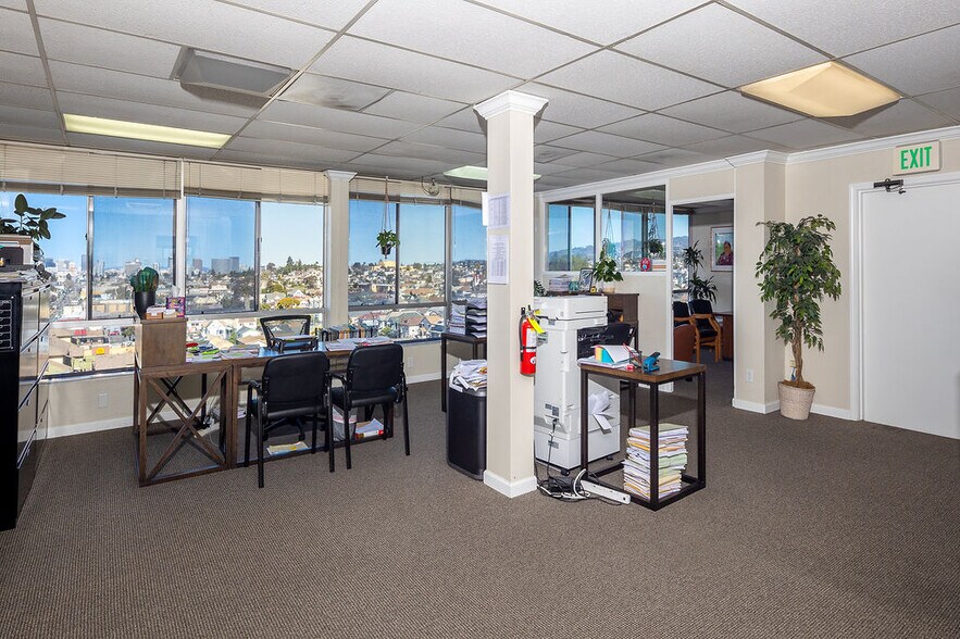 2634-2648 International Blvd, Oakland, CA à louer - Photo du bâtiment - Image 1 de 4