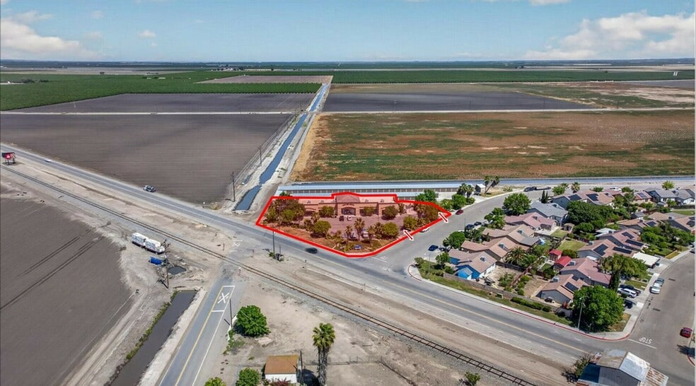 8339 W Elm Ave, San Joaquin, CA for lease - Building Photo - Image 3 of 24