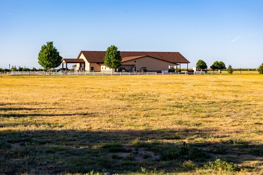 8604 County Road 6, Wiggins, CO for sale - Primary Photo - Image 1 of 26