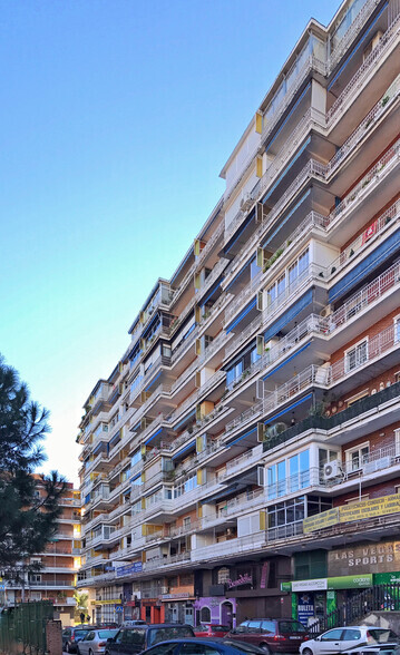 Calle Porto Cristo, 13, Alcorcón, Madrid à vendre - Photo du bâtiment - Image 2 de 2