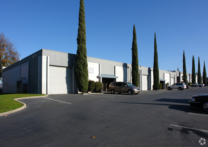 11359 Sunrise Gold Cir, Rancho Cordova, CA for lease - Building Photo - Image 2 of 9