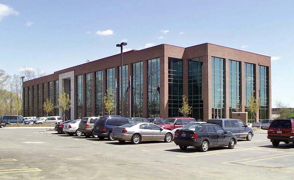 22355 W Eleven Mile Rd, Southfield, MI à vendre - Photo du bâtiment - Image 2 de 3