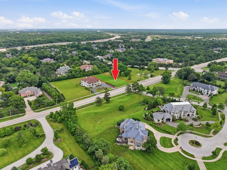 6423 County Line Rd, Burr Ridge, IL à vendre - Photo du bâtiment - Image 2 de 13