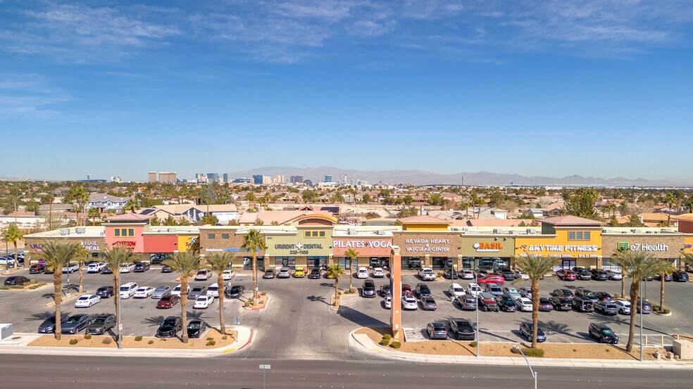 E Windmill Ln, Las Vegas, NV à louer - Photo du bâtiment - Image 3 de 9