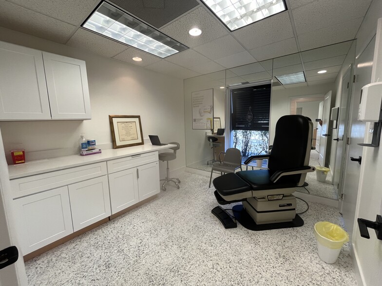 665 SE 10th St, Deerfield Beach, FL for lease - Interior Photo - Image 3 of 13