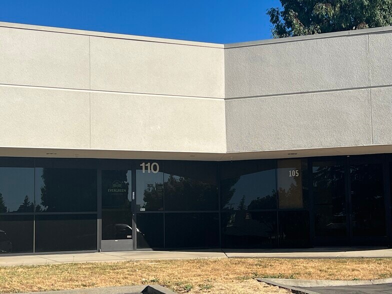 1200 Melody Ln, Roseville, CA à louer - Photo du bâtiment - Image 2 de 11