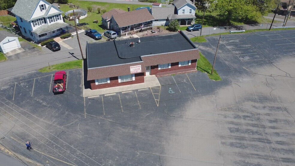 922 Oak St, Scranton, PA à louer - Vidéo sur l’inscription commerciale - Image 3 de 5
