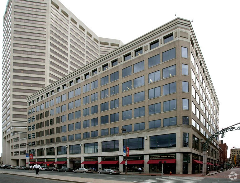 242 Trumbull St, Hartford, CT à louer - Photo du bâtiment - Image 2 de 7