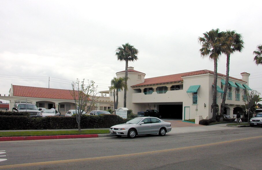 3771 W 242nd St, Torrance, CA à louer - Photo du bâtiment - Image 2 de 6