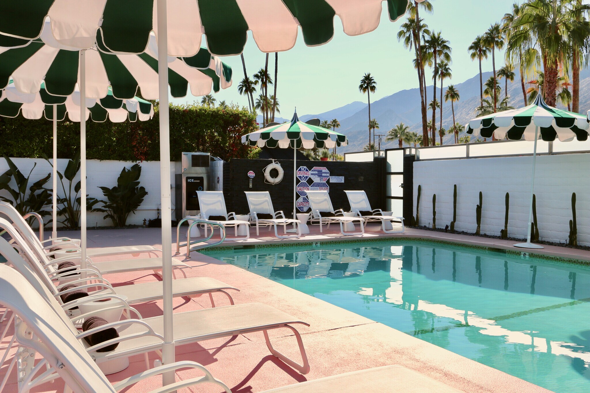 598 S Grenfall Rd, Palm Springs, CA for sale Primary Photo- Image 1 of 31
