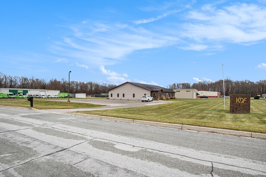1500 Kdf Dr, Three Rivers, MI à vendre - Photo du bâtiment - Image 2 de 24