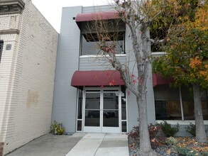 460 Boulevard Way, Oakland, CA for lease Interior Photo- Image 2 of 13