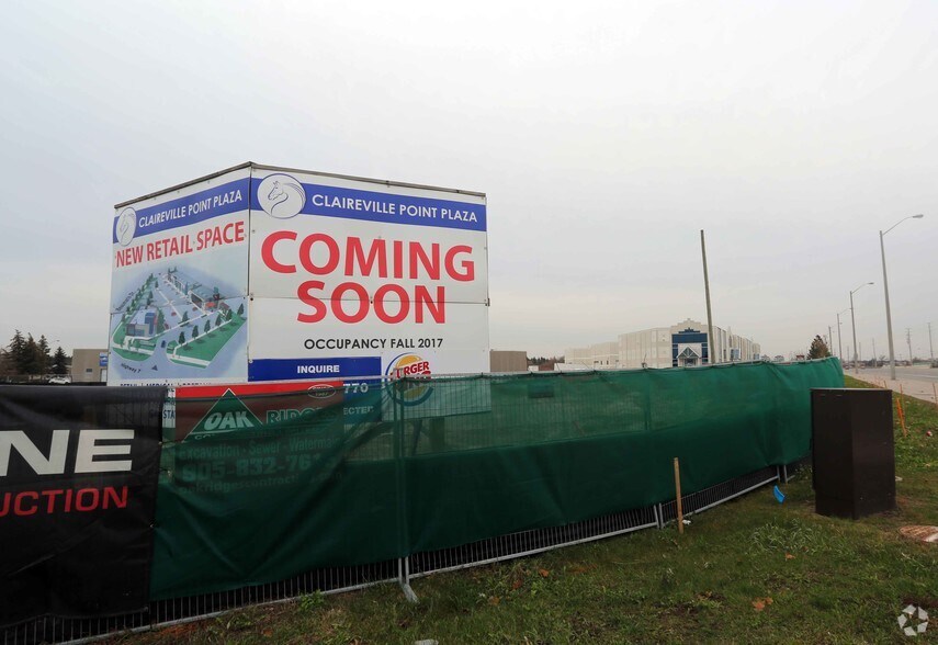 2-10 Beaumaris Dr, Brampton, ON à louer - Photo du bâtiment - Image 3 de 12