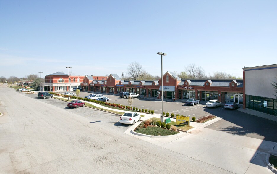 2800-2828 W Country Club Dr, Oklahoma City, OK à louer - Photo du bâtiment - Image 3 de 38