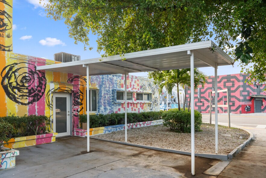 300 NW 54th St, Miami, FL à louer - Photo du bâtiment - Image 2 de 10